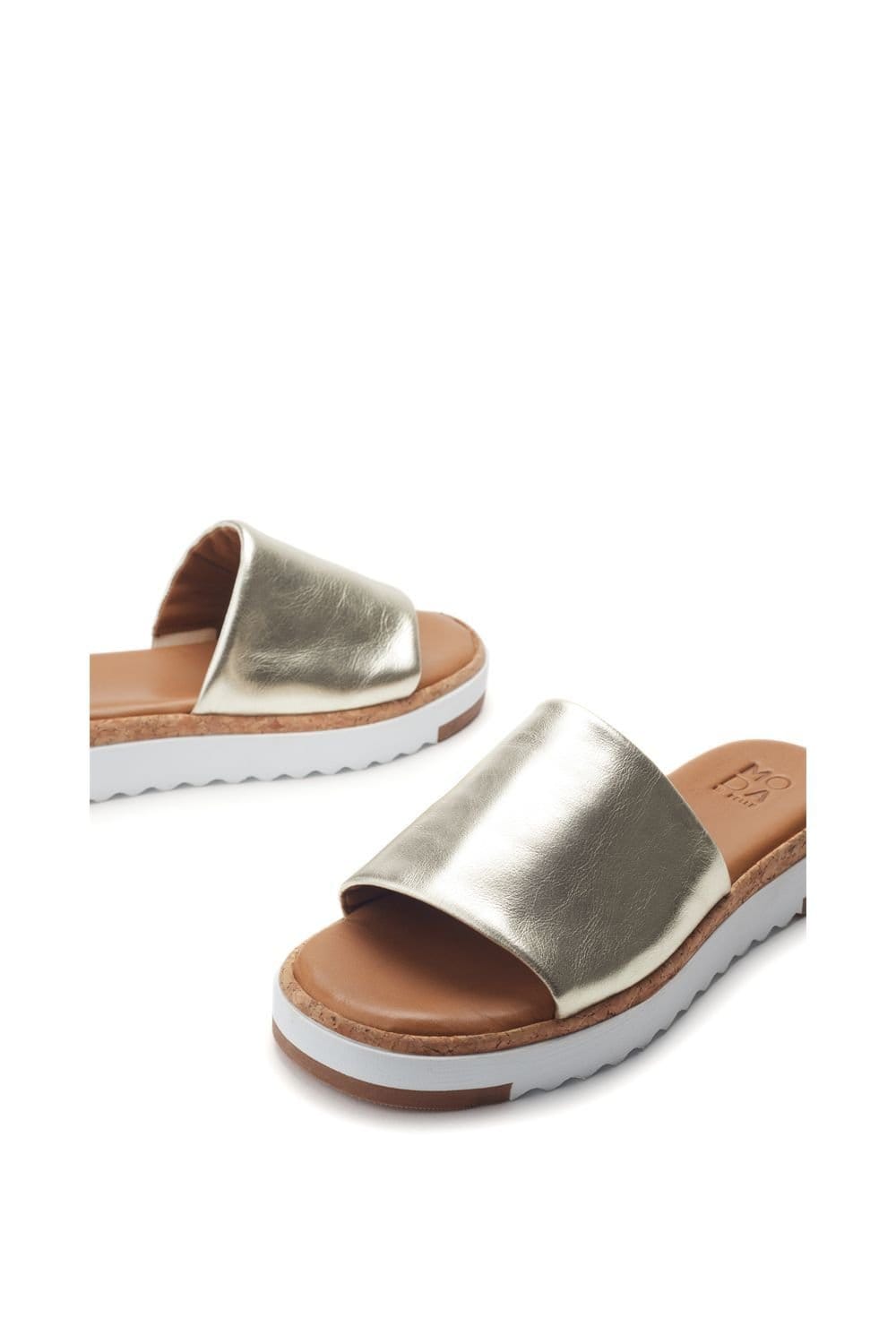 Moda In Pelle Moda In Pelle Women's 'Kanzan' Metallic Leather Sandals in Gold - 4