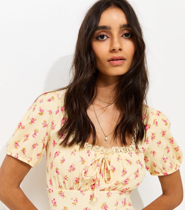 New Look Women's Yellow Crinkle Texture Floral Print Milkmaid Midi Dress New Look - 3