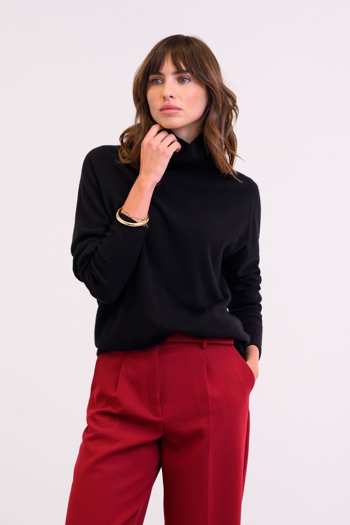 Celtic & Co Celtic & Co Women's Geelong Wool Slouch Turtleneck Sweater in Black