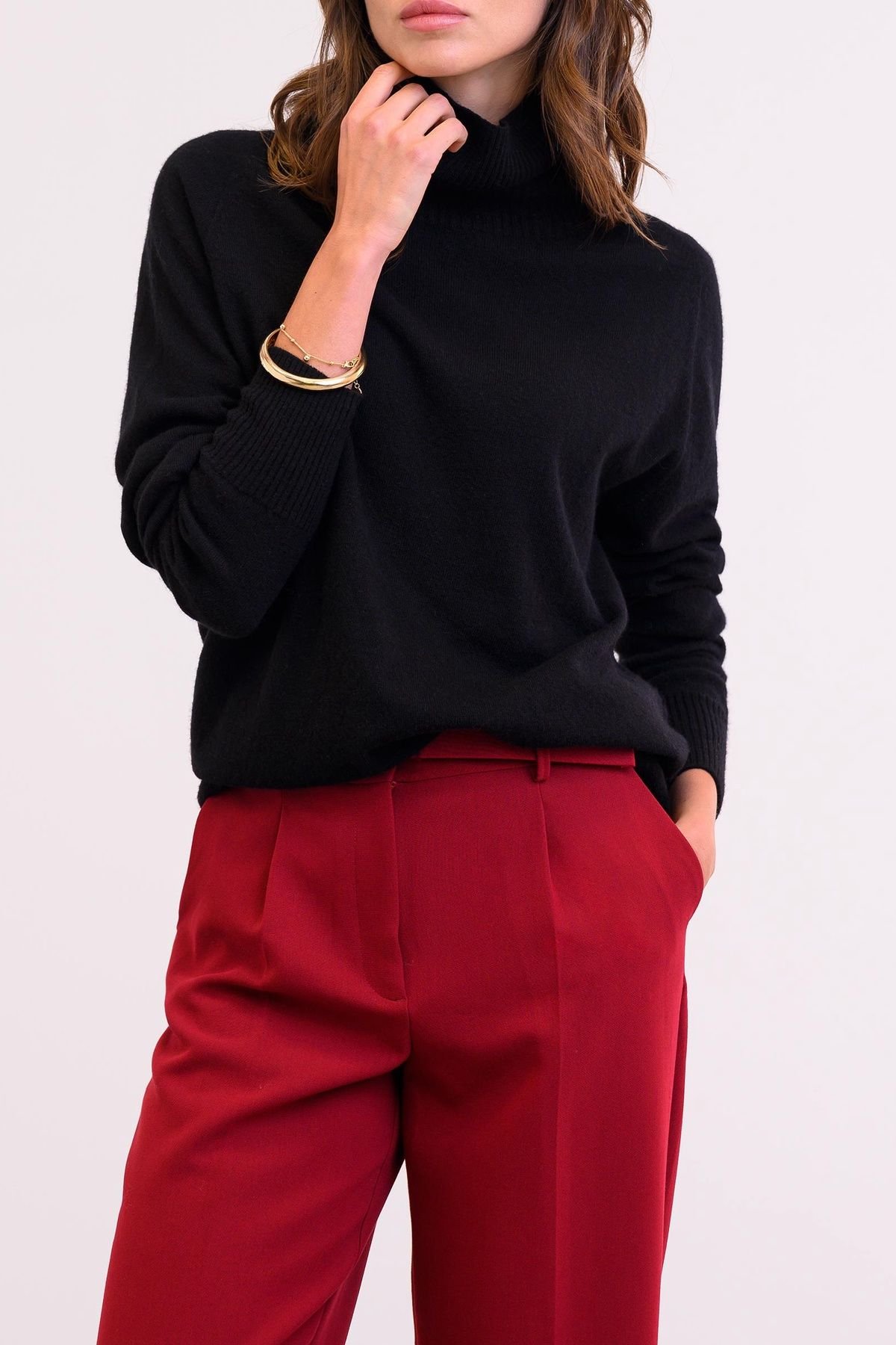 Celtic & Co Celtic & Co Women's Geelong Wool Slouch Turtleneck Sweater in Black - 4