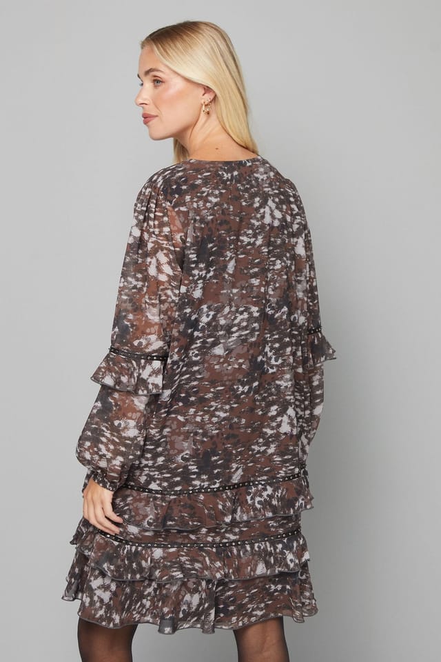 Wallis Wallis Women's Petite Abstract Print Embellished Ruffle Shift Dress in Chocolate - 3