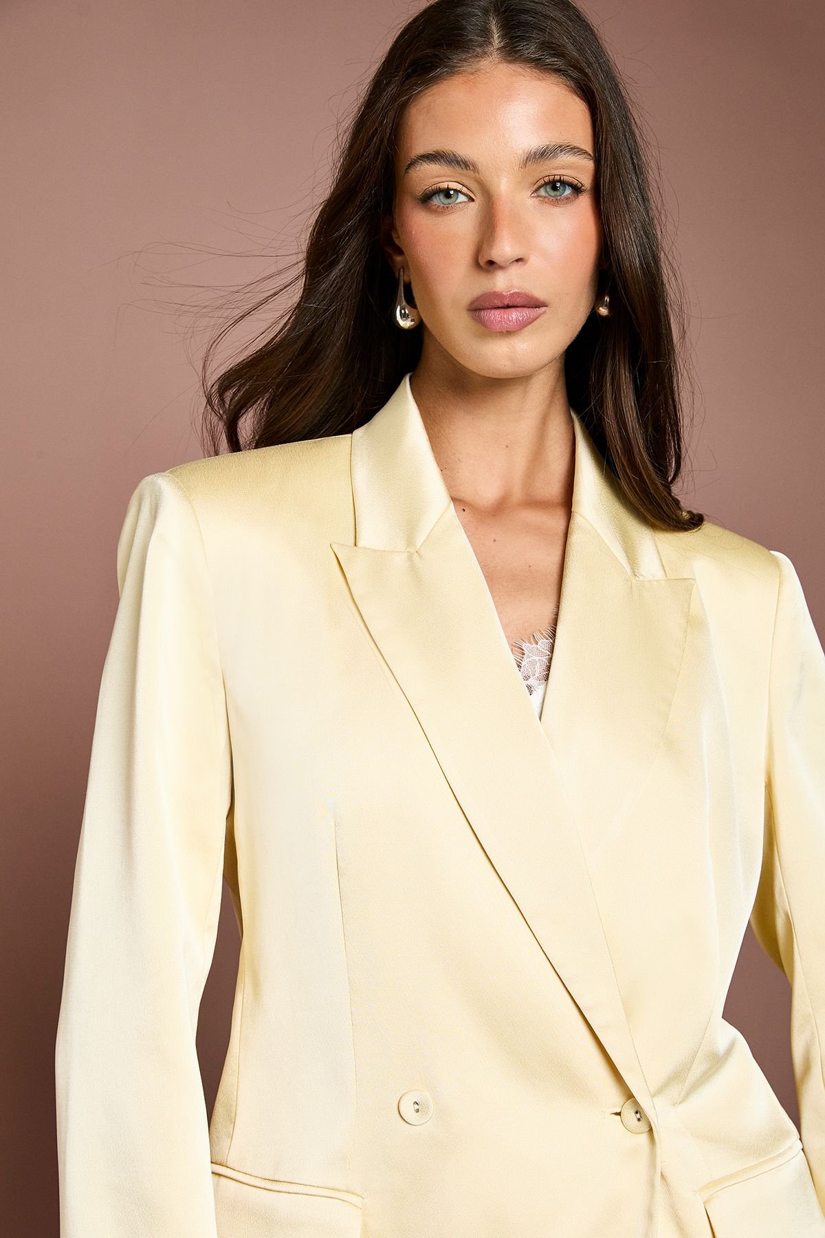 Coast Coast Women's Satin Double Breasted Blazer in Lemon - 4