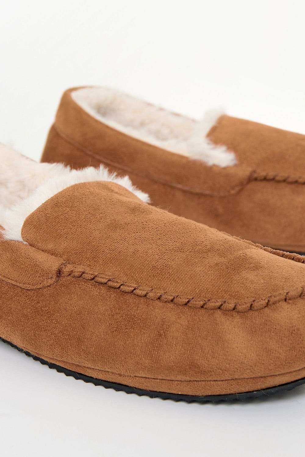 Threadbare Threadbare Men's Faux Suede Faux Fur Lined Moccasin Slippers in Tan - 4