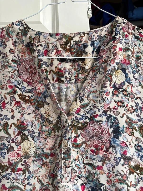 TM Lewin TM Lewin Floral Blouse – Lightweight Elegance in Polyester