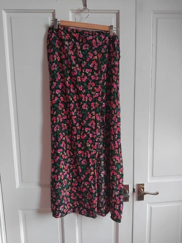 New Look New Look Floral Maxi Short Women's size 16