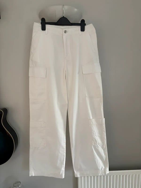 H&M BNWT H&M off white cotton cargo trousers - size 12