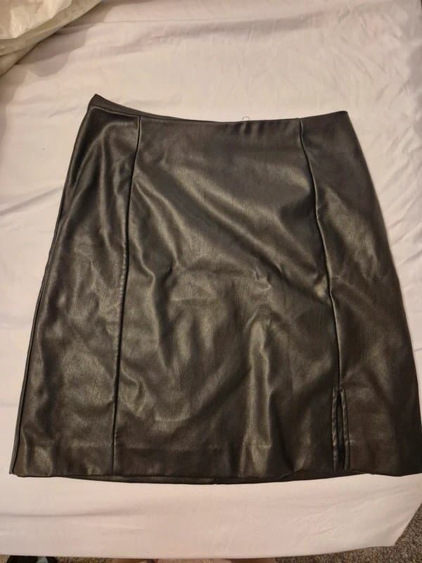New Look Black faux leather skirt