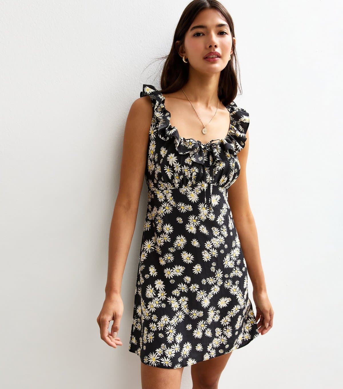 New Look Women's Black Daisy Print Sweetheart Tie Back Mini Dress New Look