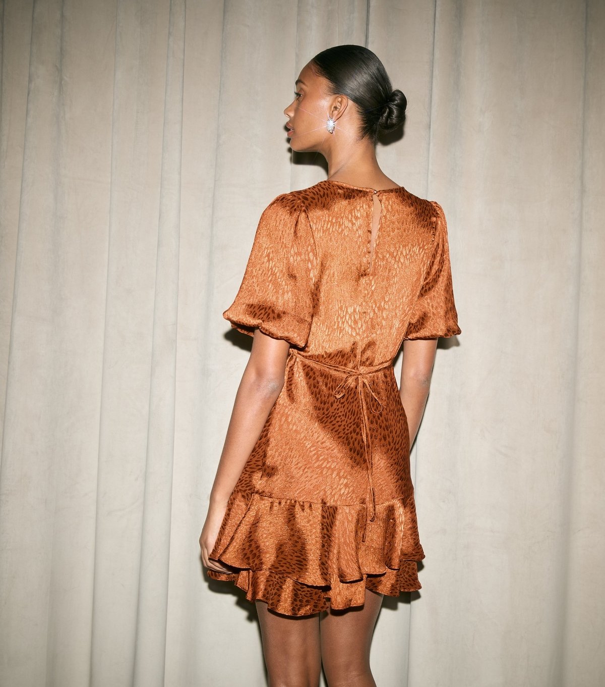 New Look Women's Dark Brown Feather Effect Jacquard Satin Mini Dress New Look - 4