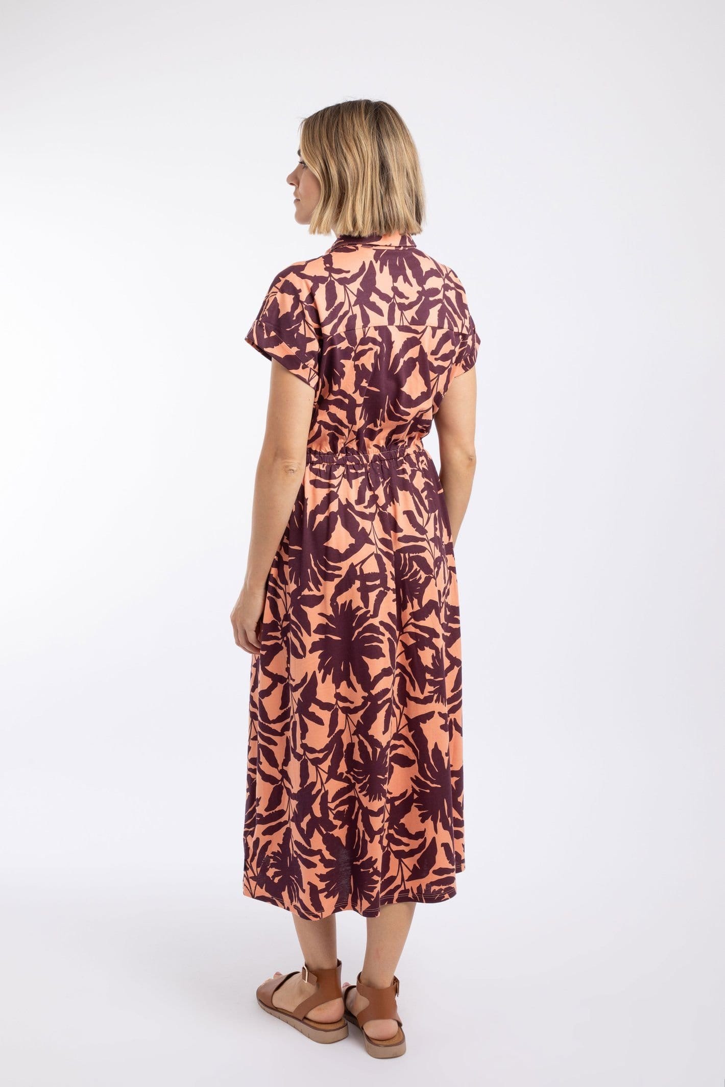 Weird Fish Weird Fish Women's Artemis Printed Jersey Shift Dress in Pale Orange - 4