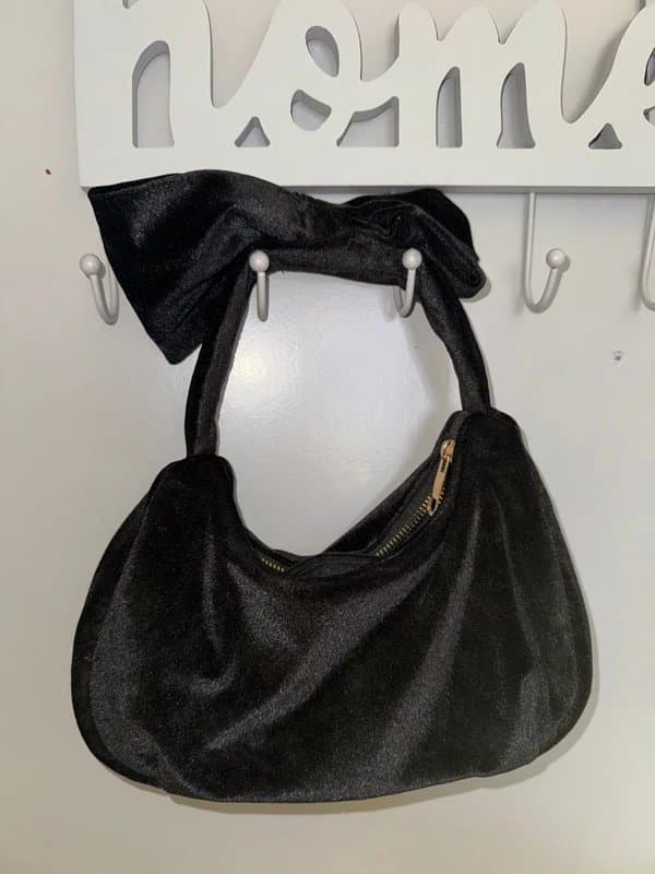 New Look New Look Velvet Bow Handbag
