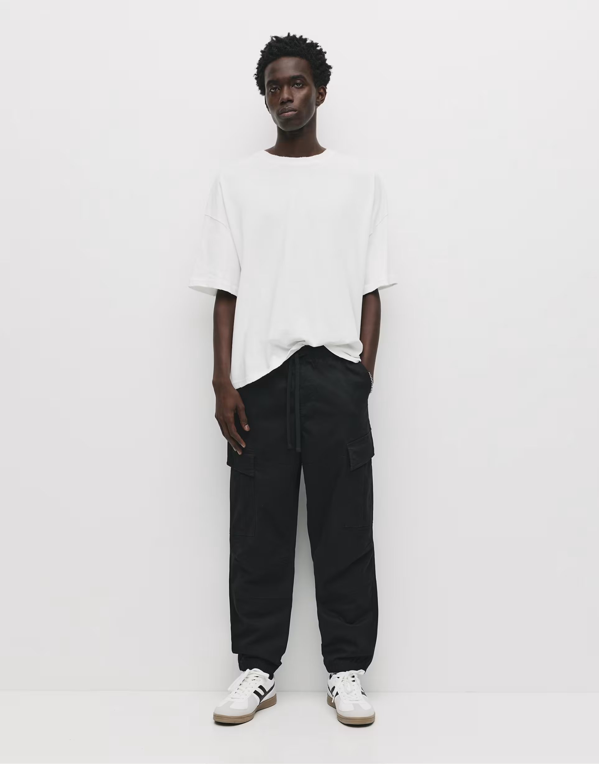ASOS Pull&Bear Cargo joggers in black - 1