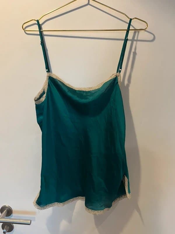 Atmosphere Vintage emeralds green cream lace trim split hem strappy cami vest top