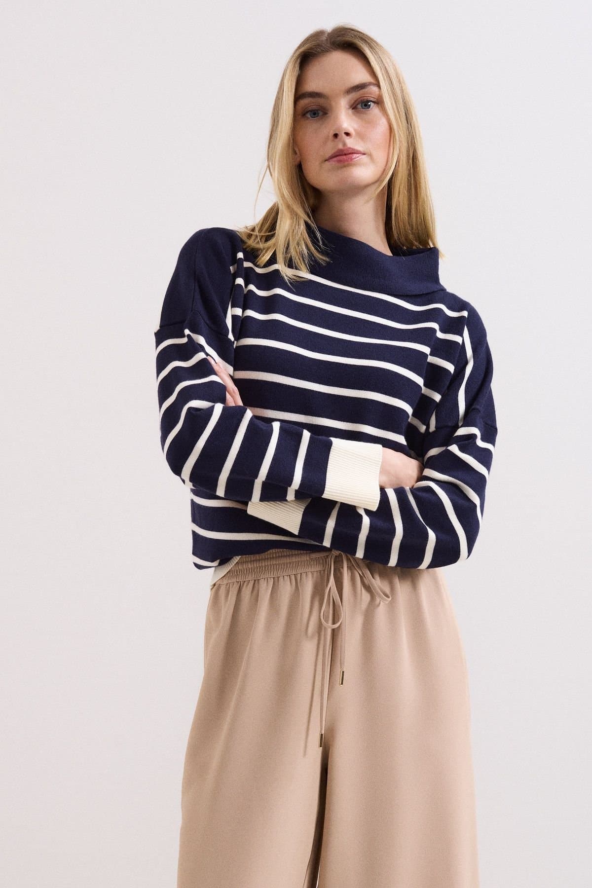 Phase Eight Phase Eight Women's Salima Roll-Neck Jumper in Mid Navy