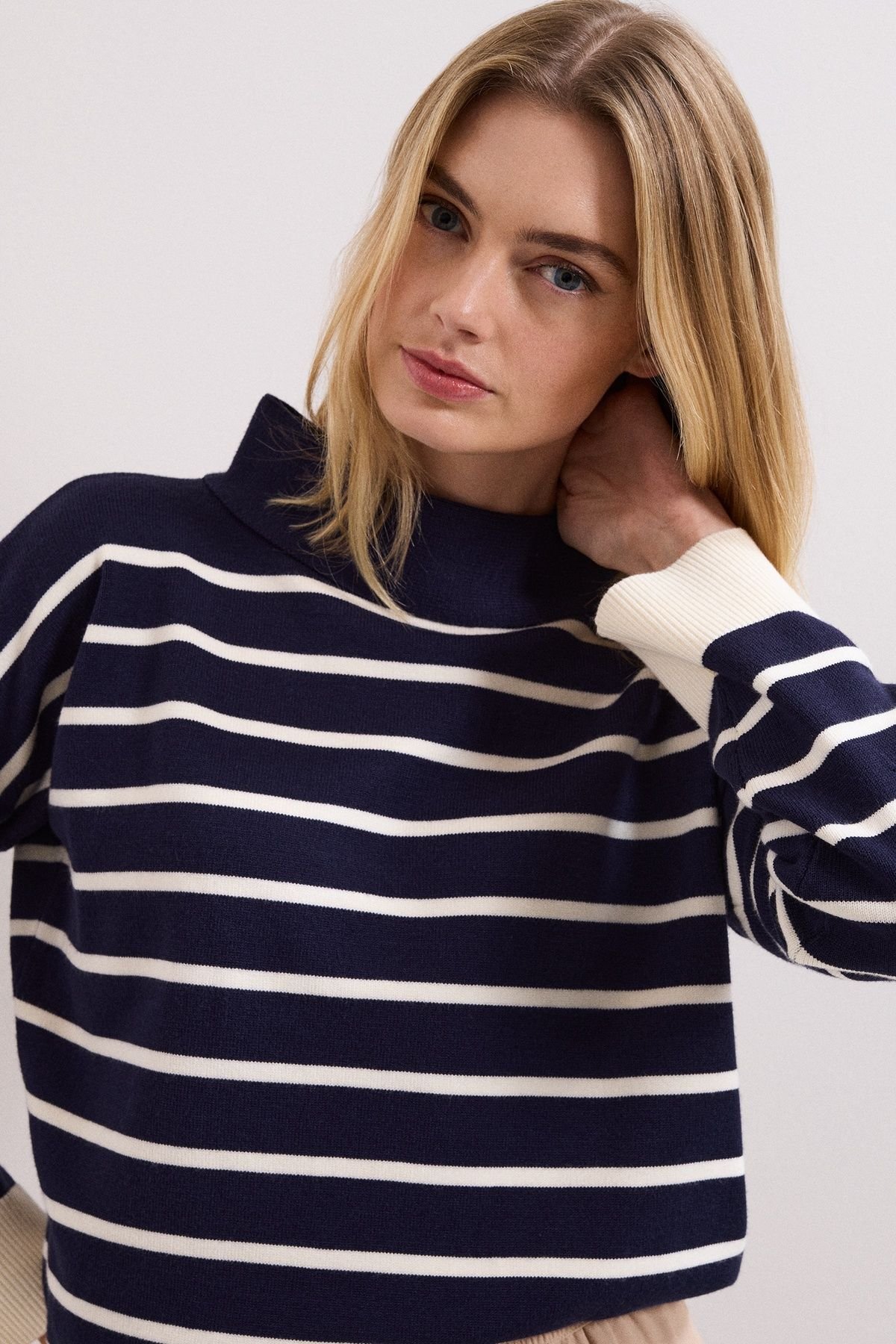 Phase Eight Phase Eight Women's Salima Roll-Neck Jumper in Mid Navy - 4