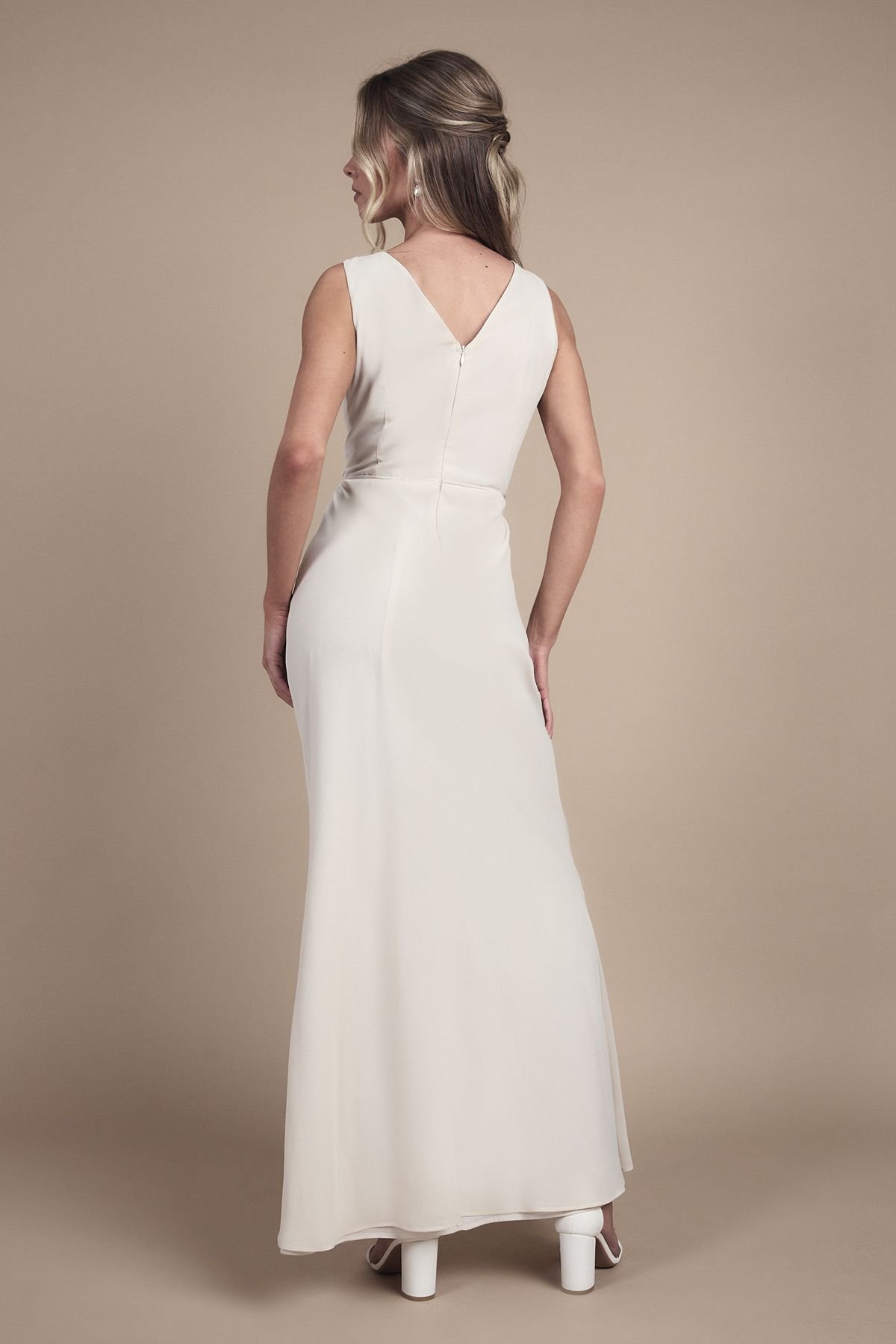 Coast Coast Women's Teen Bridesmaid Ruched Detail Satin Maxi Bridesmaid Dress in Champagne - 3