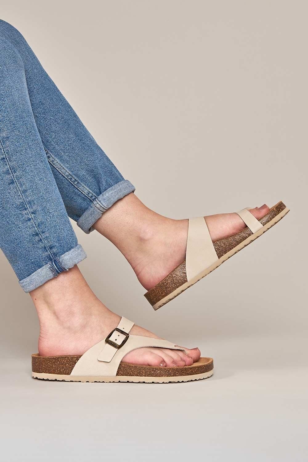 Moshulu Moshulu Women's 'Wilma Waxy' Toe-Post Cork Footbed Sandals in Light Sand