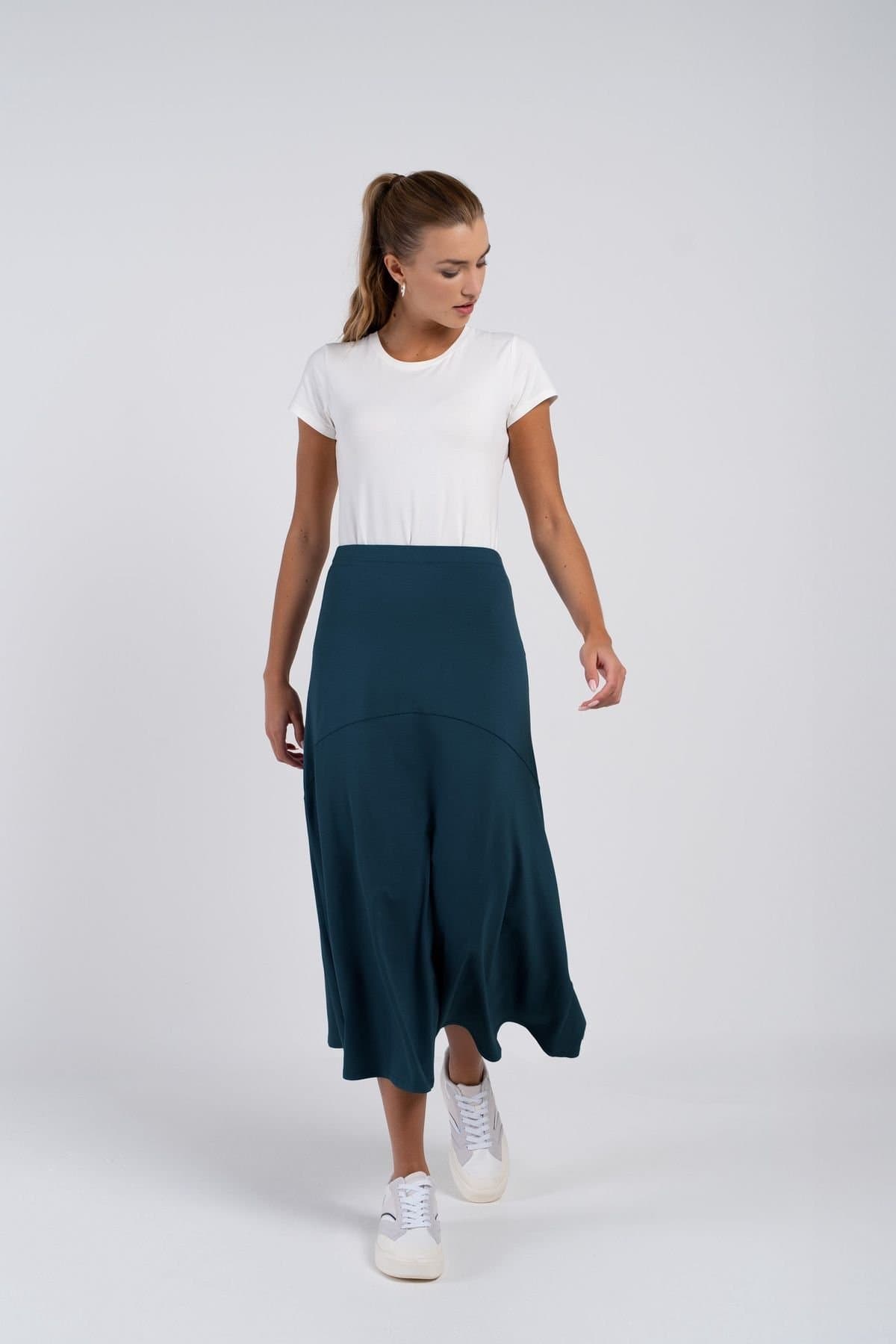 Kettlewell Kettlewell Women's Jersey Maxi Skirt in Mid Navy