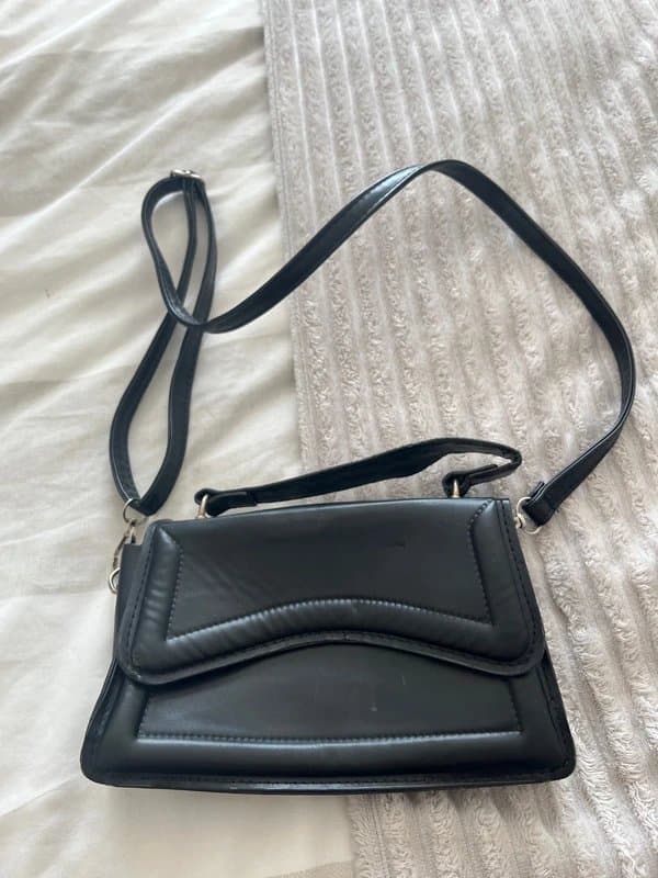 New Look Women’s black faux leather bag