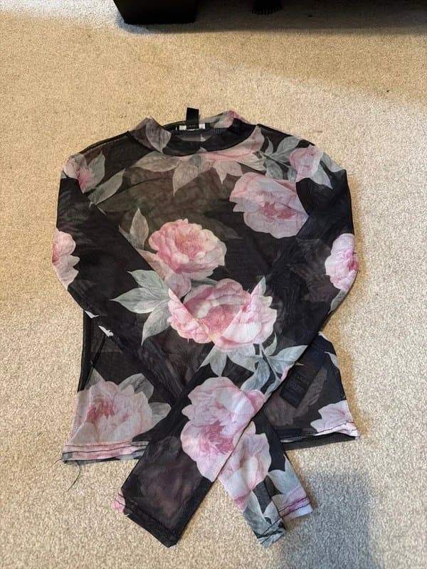 New Look Floral long sleeve mesh crop top