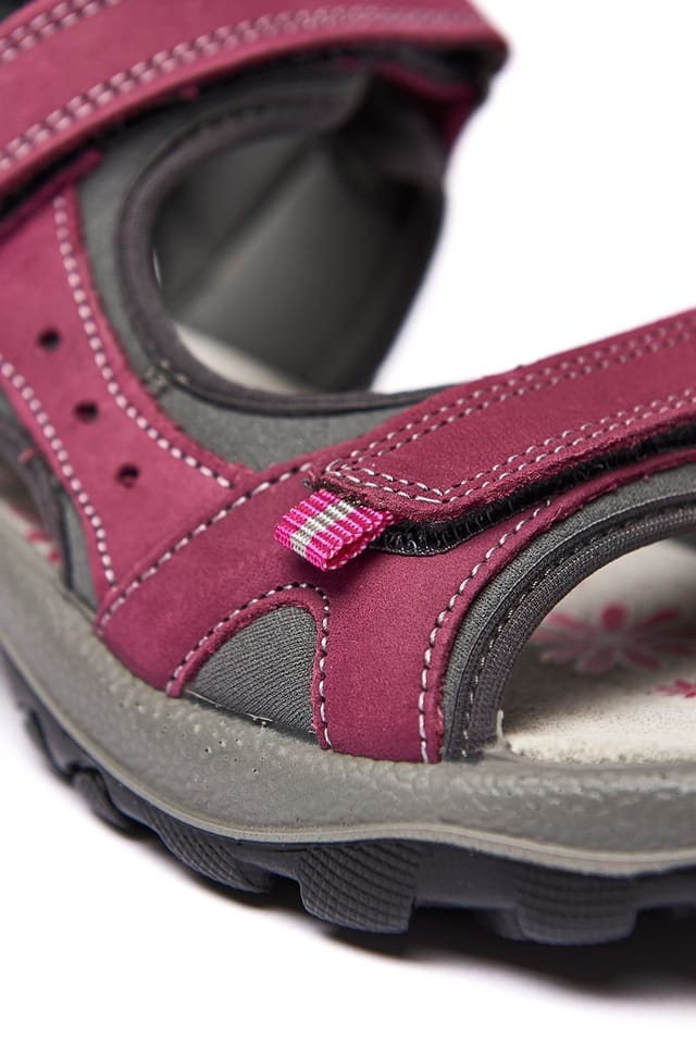 Moshulu Moshulu Women's 'Aire' Adventure Sandals in Purple - 2