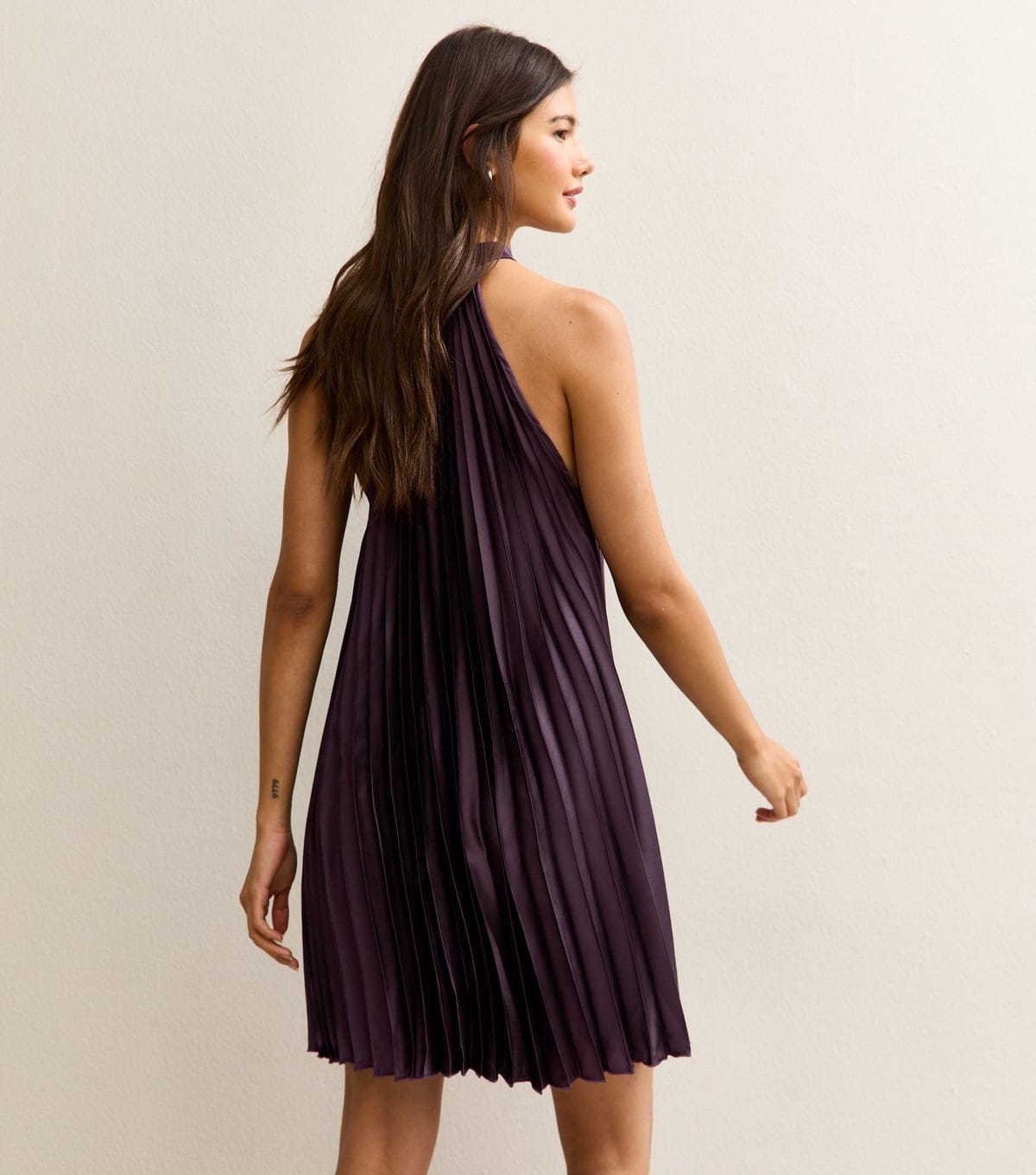 New Look Women's Dark Burgundy Pleated Halterneck Mini Dress New Look - 4