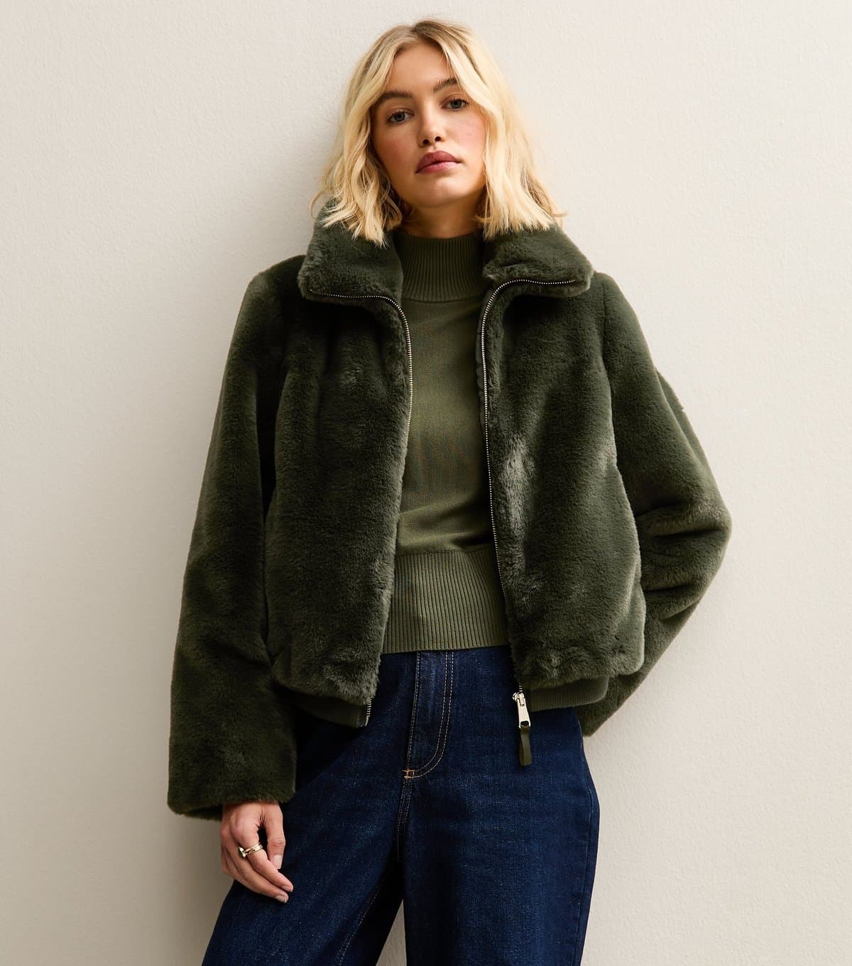 New Look Women's Khaki Faux Fur Bomber Jacket New Look