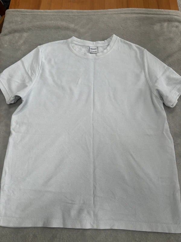 Bershka Bershka men’s medium t shirt