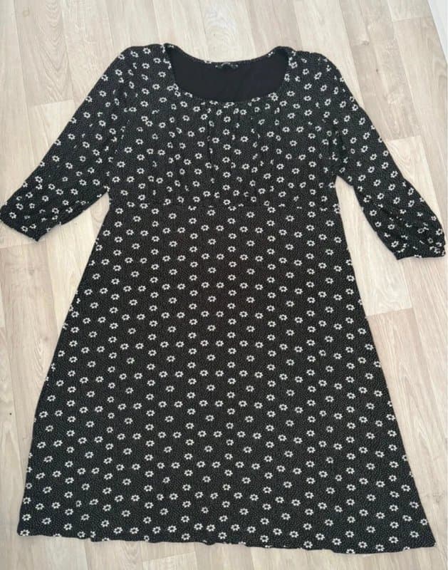 ROMAN Roman black daisy floral print dress size 20