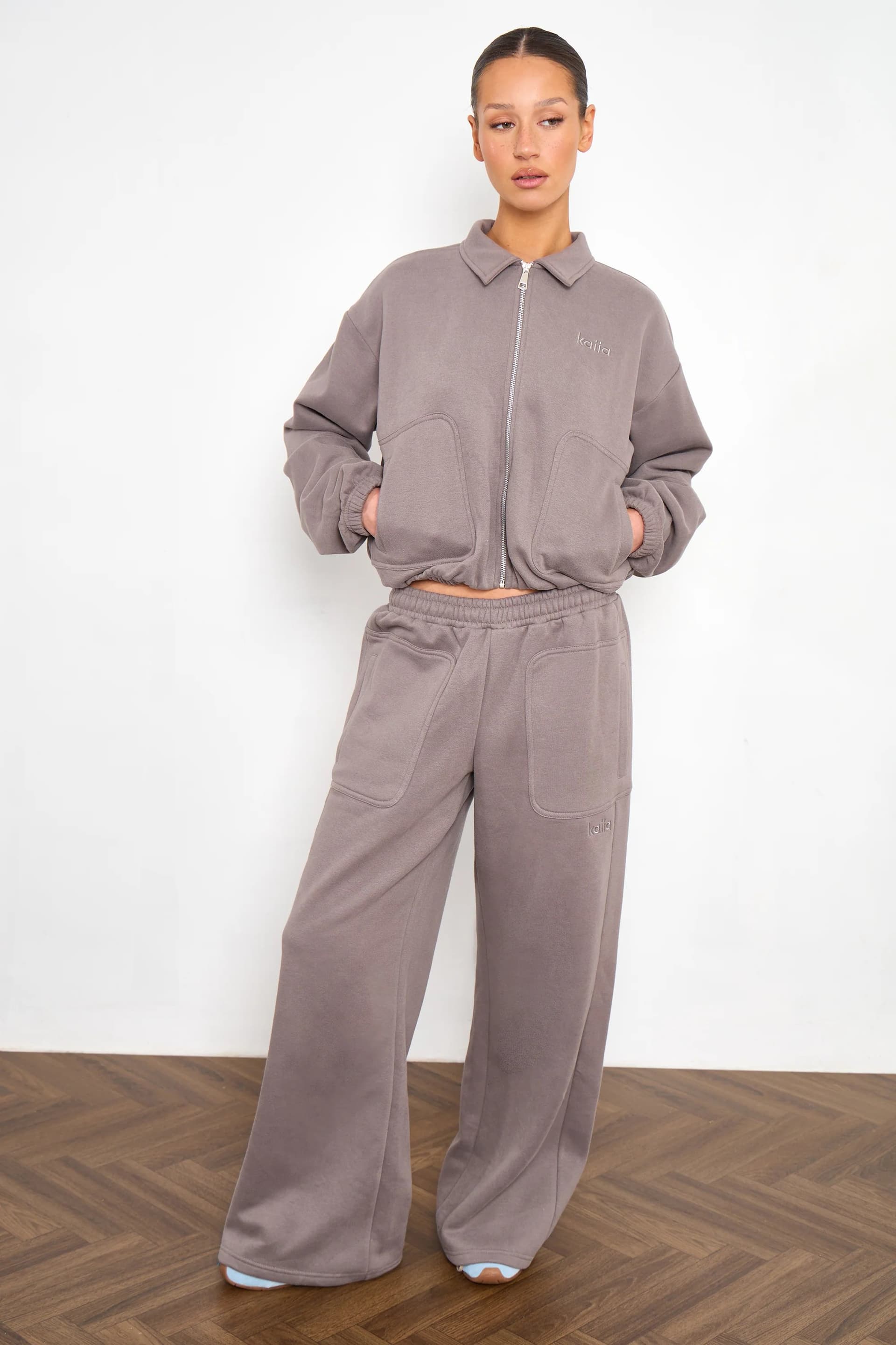 Kaiia Kaiia Pocket Detail Mid Rise Wide Leg Joggers Silver Grey