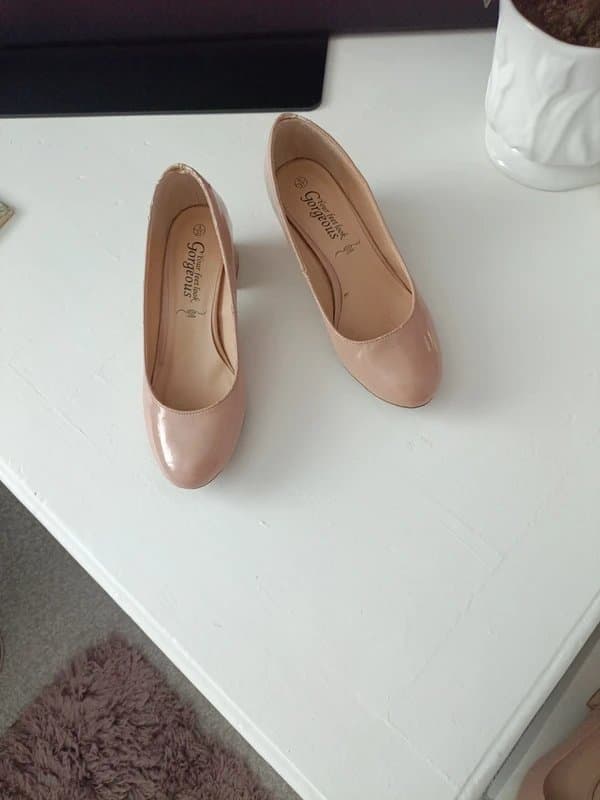 New Look Nude paintent leather shoes size 4