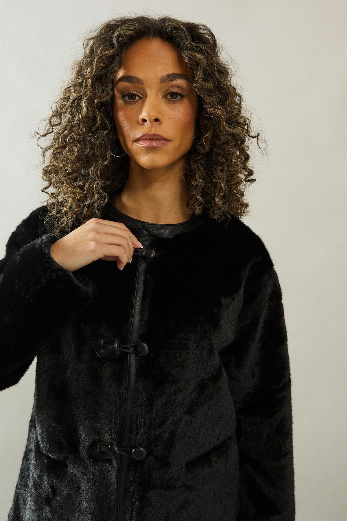 Wallis Wallis Women's PU Detail Faux Fur Jacket in Black - 4