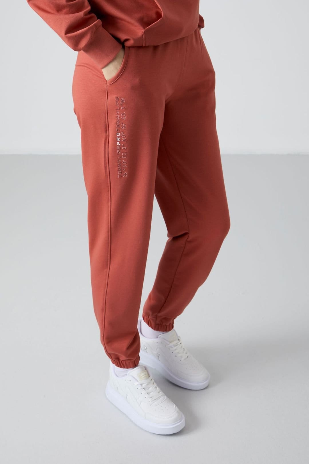Tommy Life Tommy Life Women's Oversized Hooded Sweatshirt & Pants Set in Terracotta - 4
