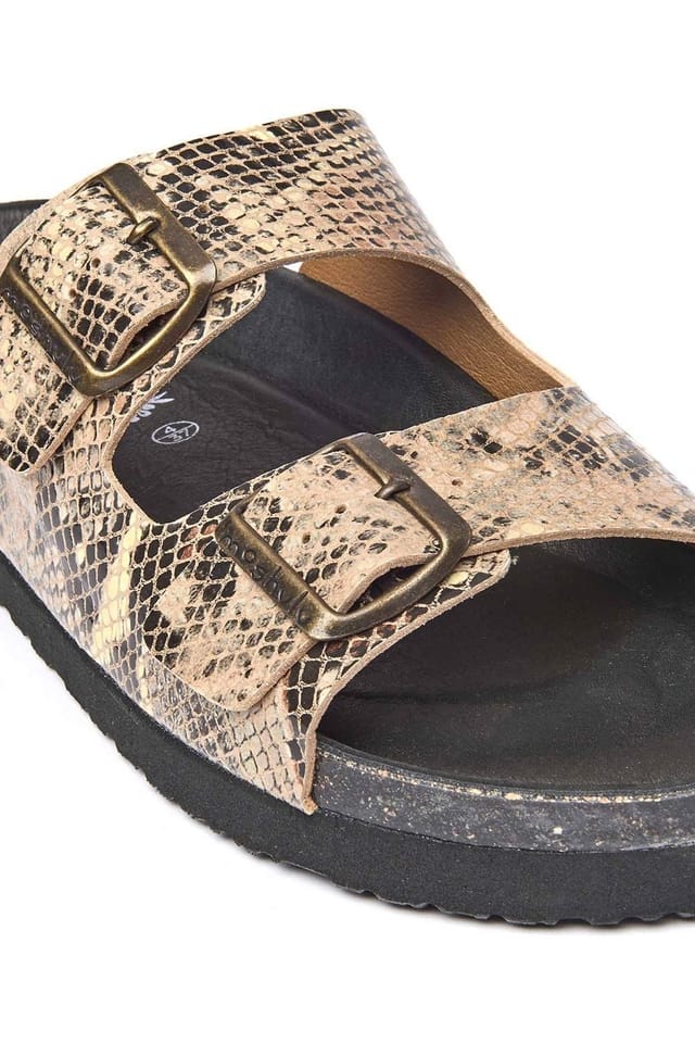Moshulu Moshulu Women's 'Bavaria Bold' Cork Footbed Sandals in Beige - 3