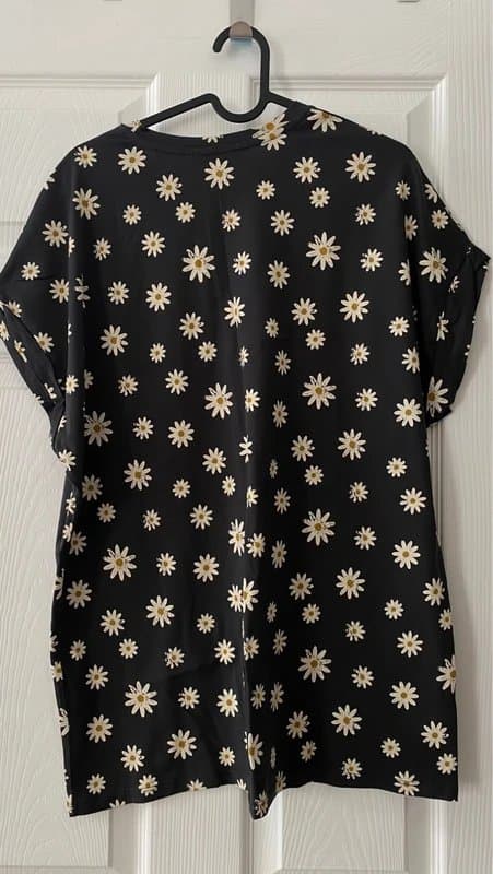 Bershka Bershka chamomile T-shirt dress