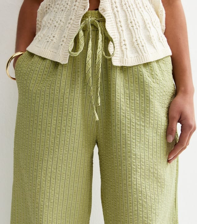 New Look Women's Petite Green Seersucker Striped Wide Leg Trousers New Look - 2