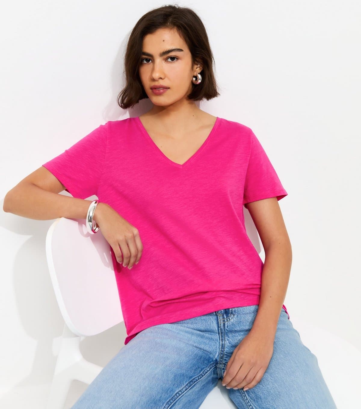 New Look Women's Bright Pink Cotton V Neck T-Shirt New Look