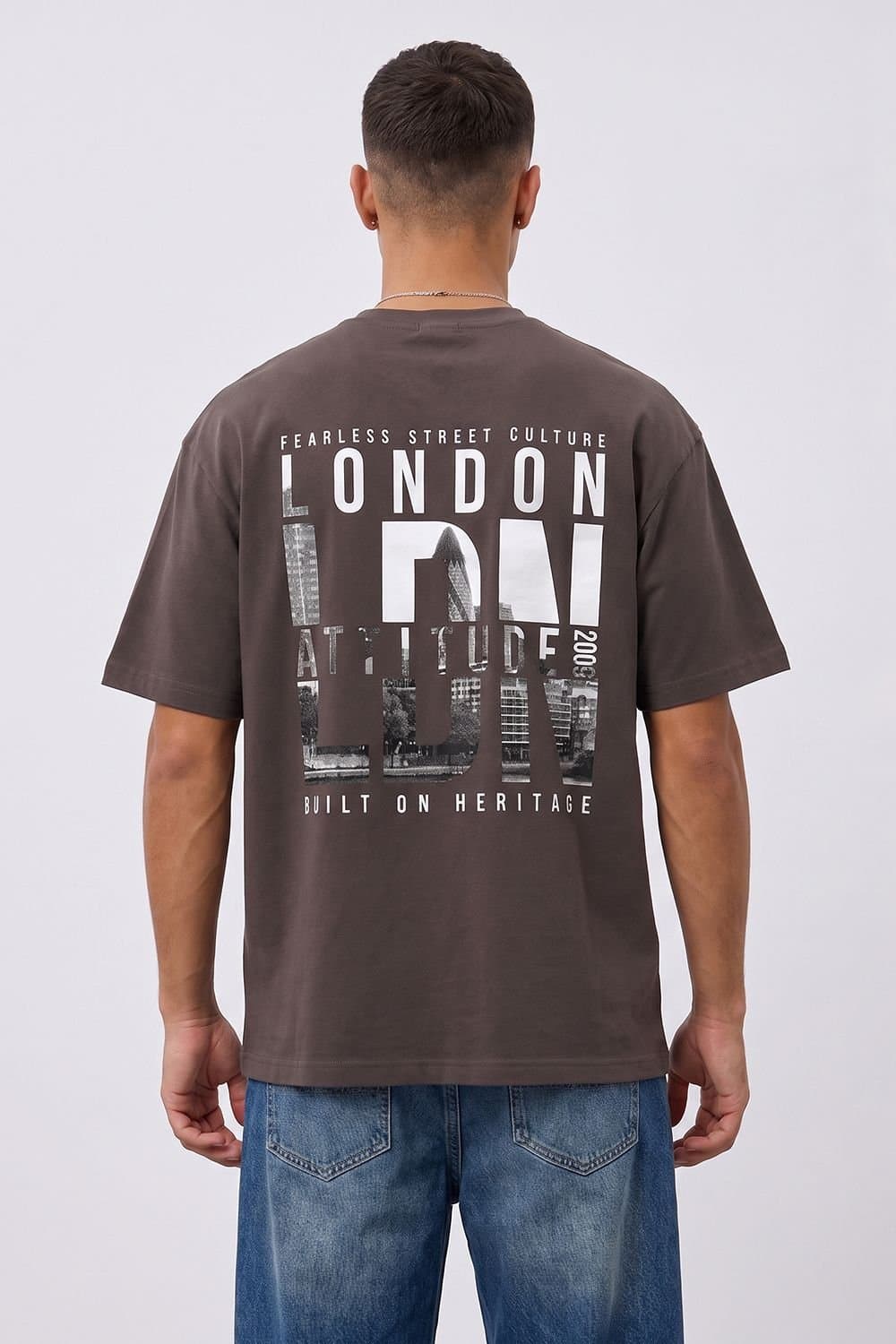 LONDON ATTITUDE LONDON ATTITUDE Men's Fearless Street Culture Oversized Heavyweight Graphic T-Shirt in Chocolate