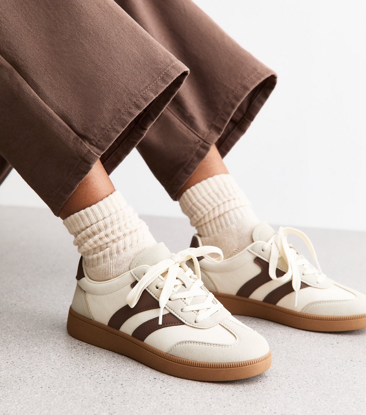 New Look Women's Cream Contrast Panel Faux Suede Trainers Vegan New Look - 3