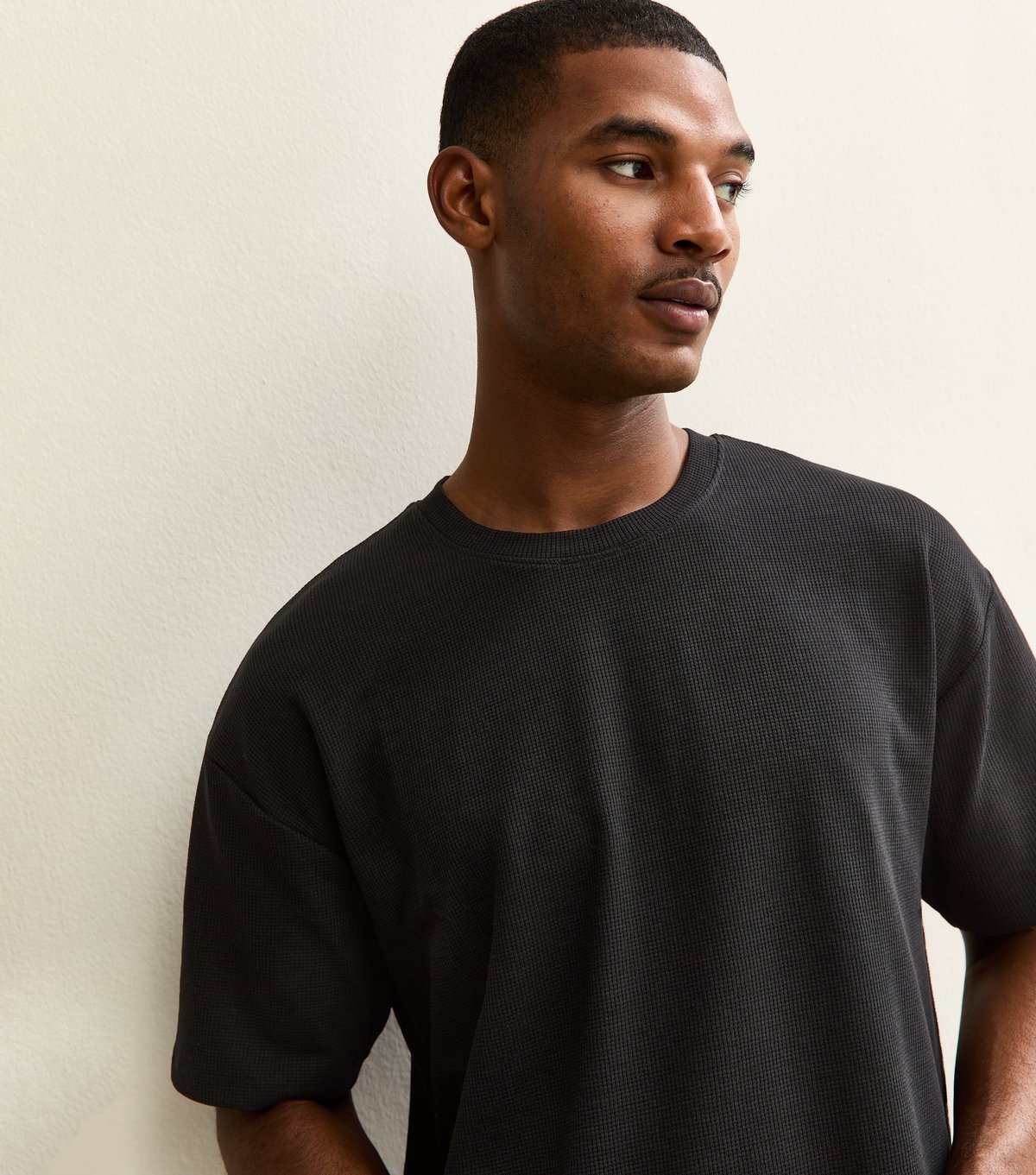 New Look Men's Black Oversized Waffle Texture T-Shirt New Look - 2