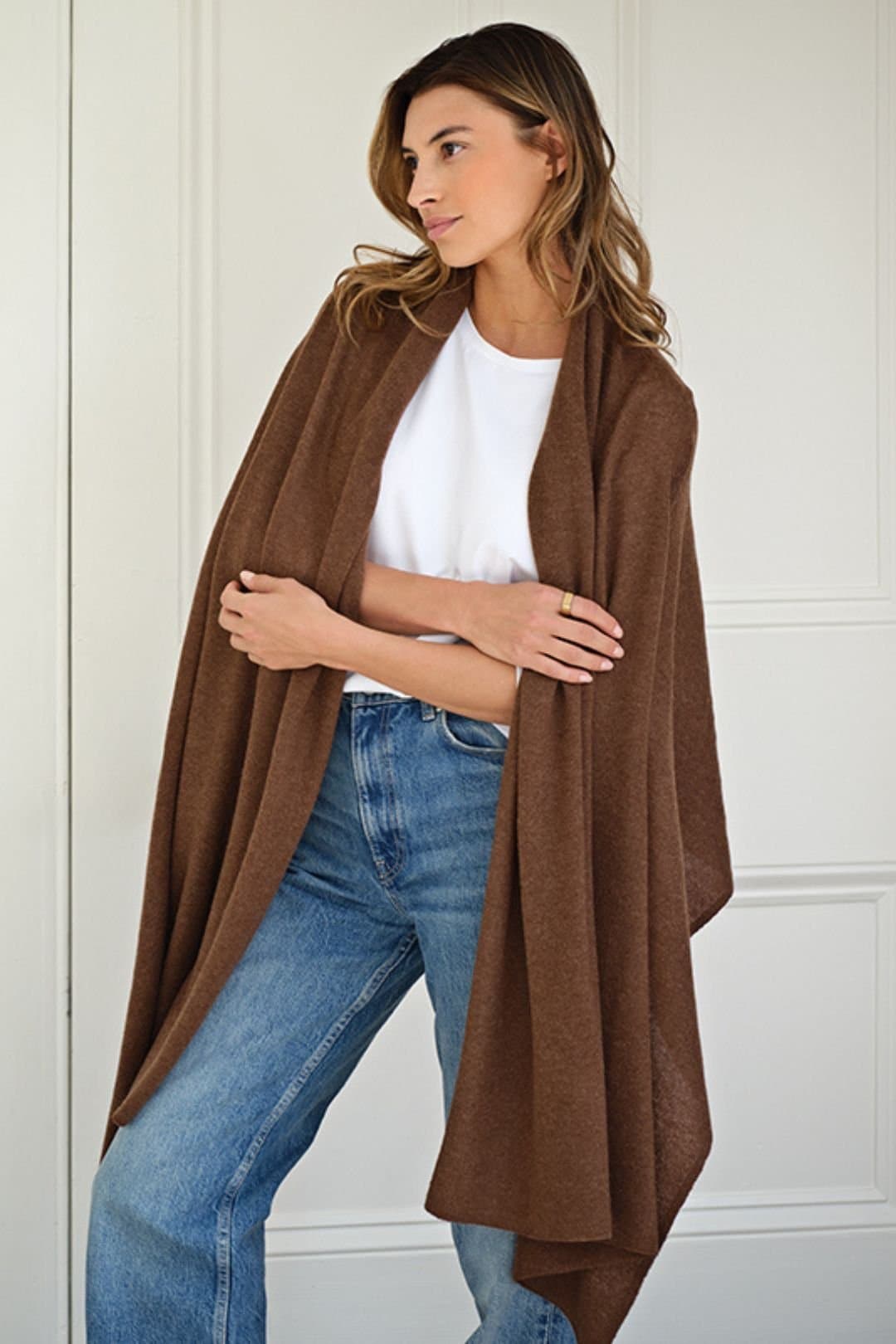 Cove Cove Women's Lola Cashmere Travel Wrap in Dark Brown