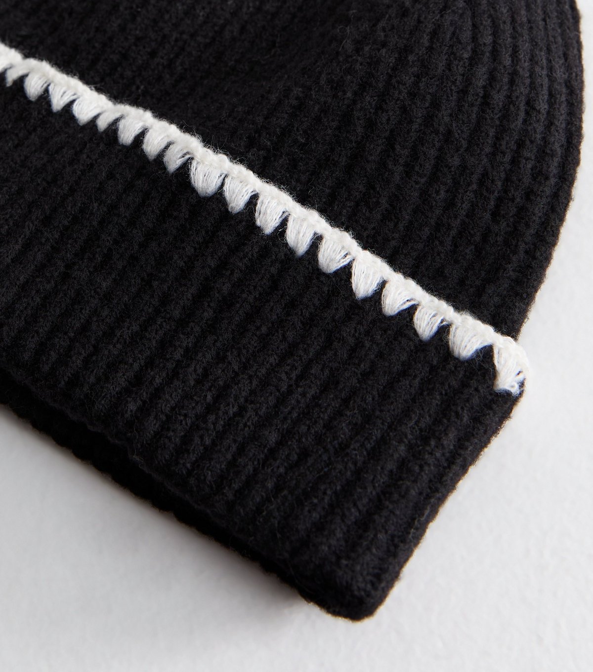 New Look Black Contrast Whipstitch Trim Beanie New Look - 3