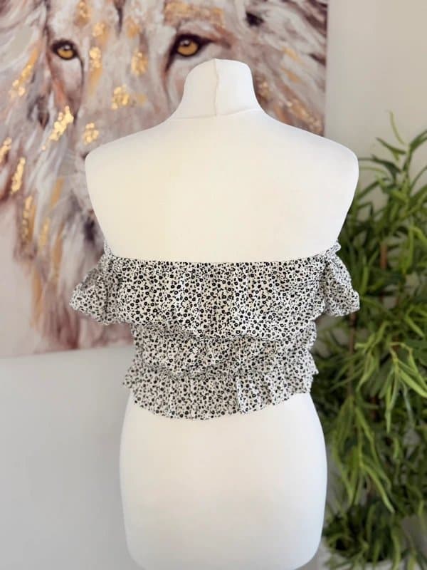 ASOS Off shoulders top, size uk 8/ small, black and white sun top, new, asos crop top