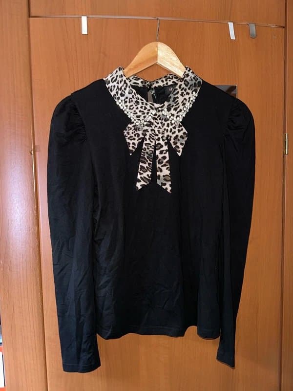 Zara Leopard print collared shirt long puff sleeve size small