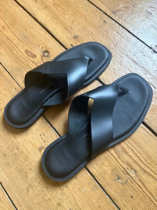 New Look New Look Black Leather Thong Sandals