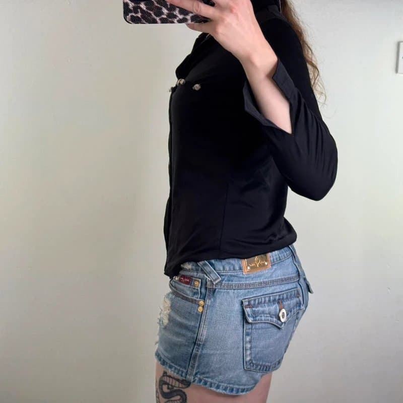 New Look Y2K vintage button up long sleeve top stretchy 3D rose floral pockets curved hem