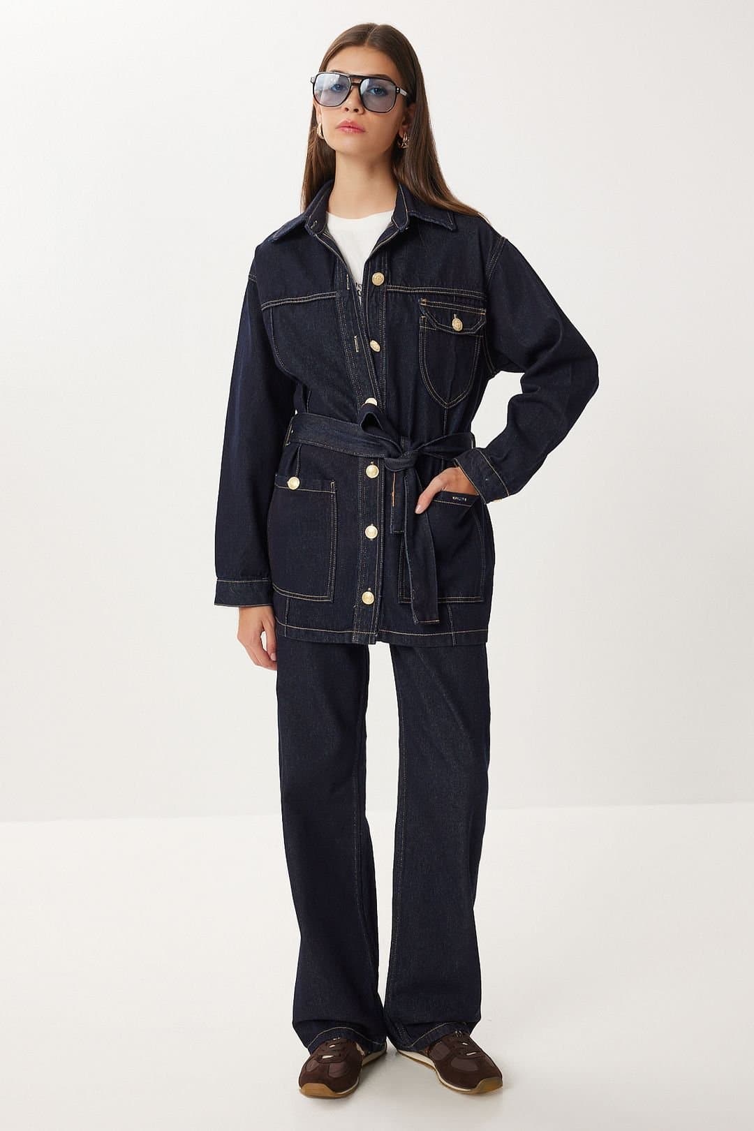 Happiness Istanbul Happiness Istanbul Women's Belted Denim Jacket & Wide Leg Pants Two-Piece Set in Mid Navy