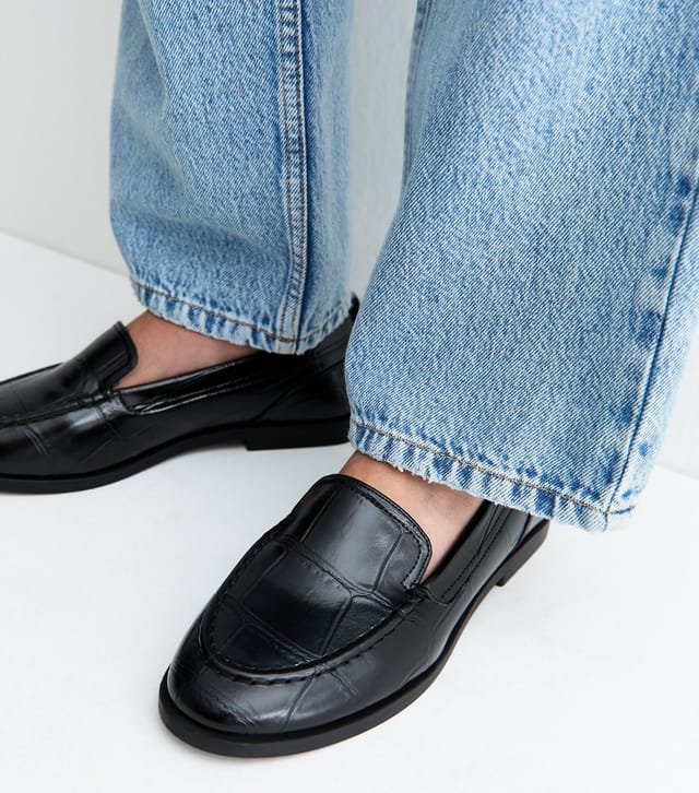 New Look Women's Black Faux Leather Crocodile Embossed Loafers Vegan New Look - 2
