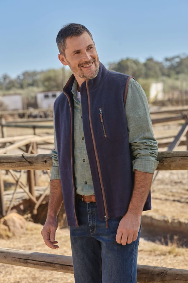 WoolOvers WoolOvers Men's Fleece Gilet in Navy - 3