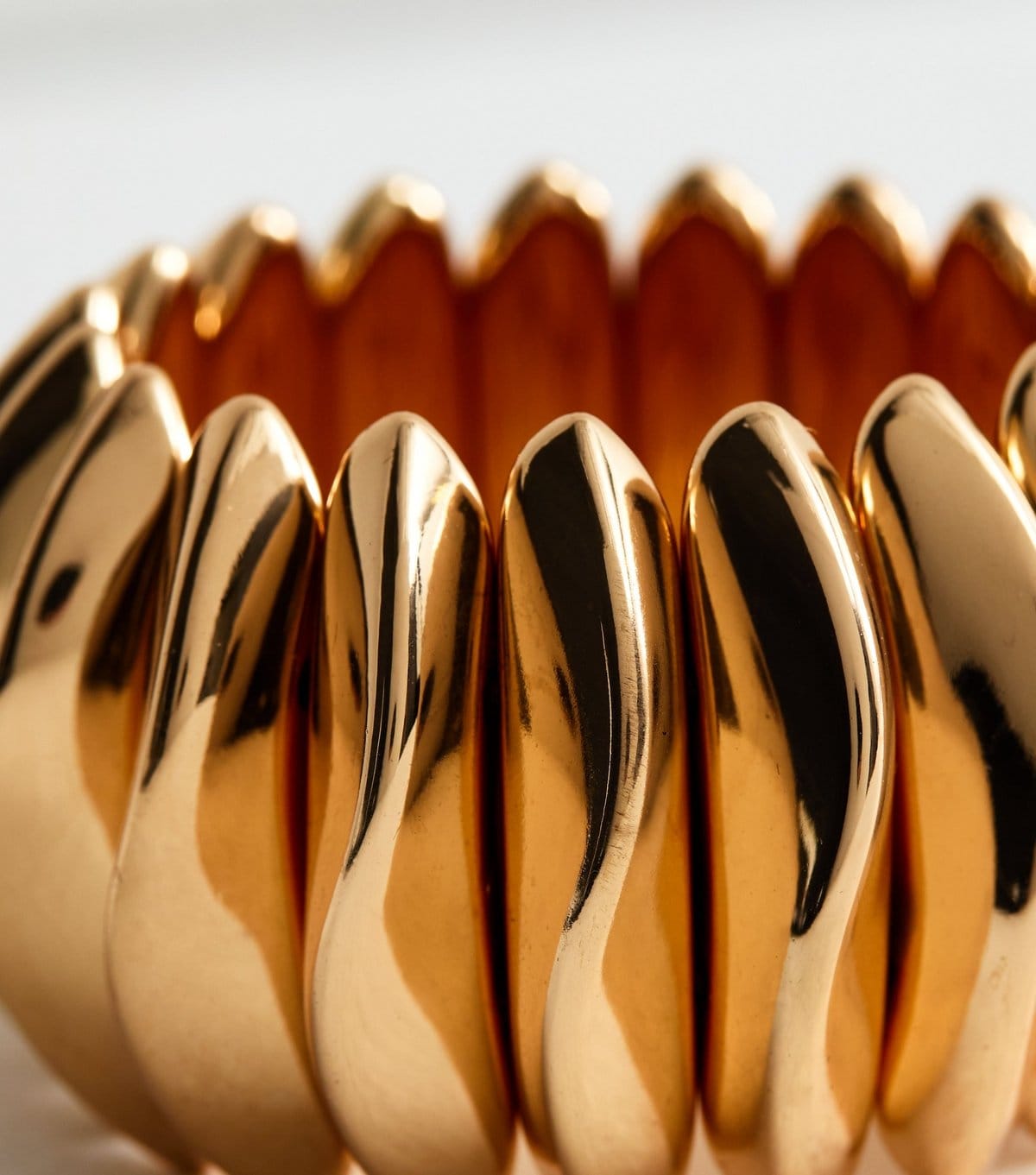 New Look Gold Tone Long Resin Wavy Stretch Bracelet New Look - 4